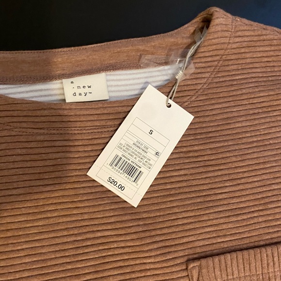 Oversized Women’s sweater - Picture 3 of 4